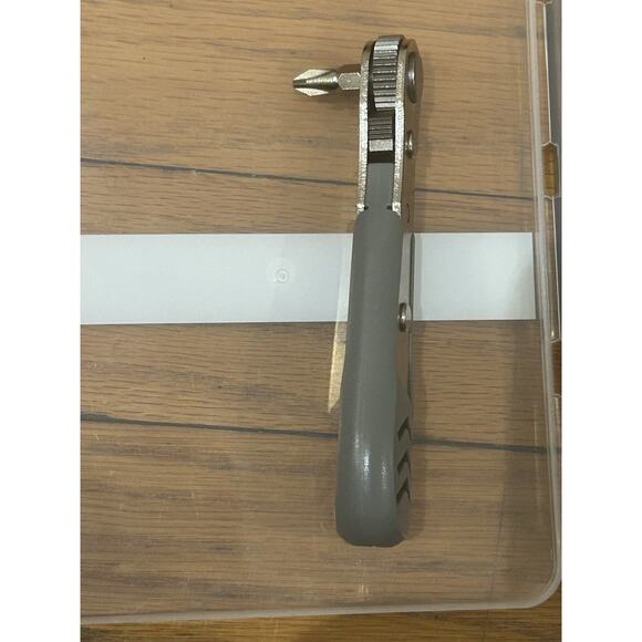 NIB AXTH 17-in-1 Right Angle Ratcheting Screwdriver Set - Picture 3 of 4